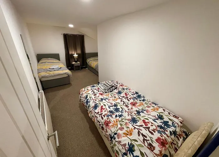 2 Bedroom Cottage Gloucester City Center