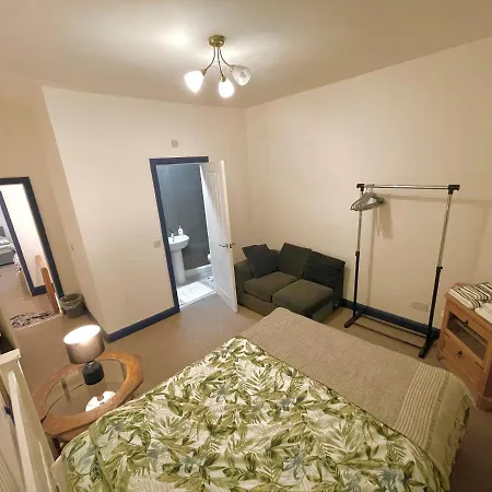 2 Bedroom Cottage Gloucester City Center Exterior photo