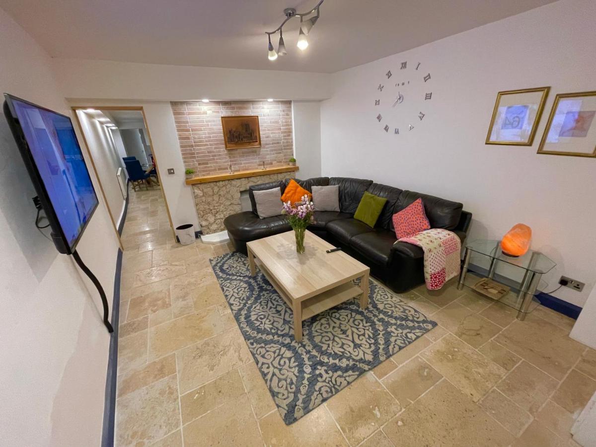 2 Bedroom Center Holiday home *