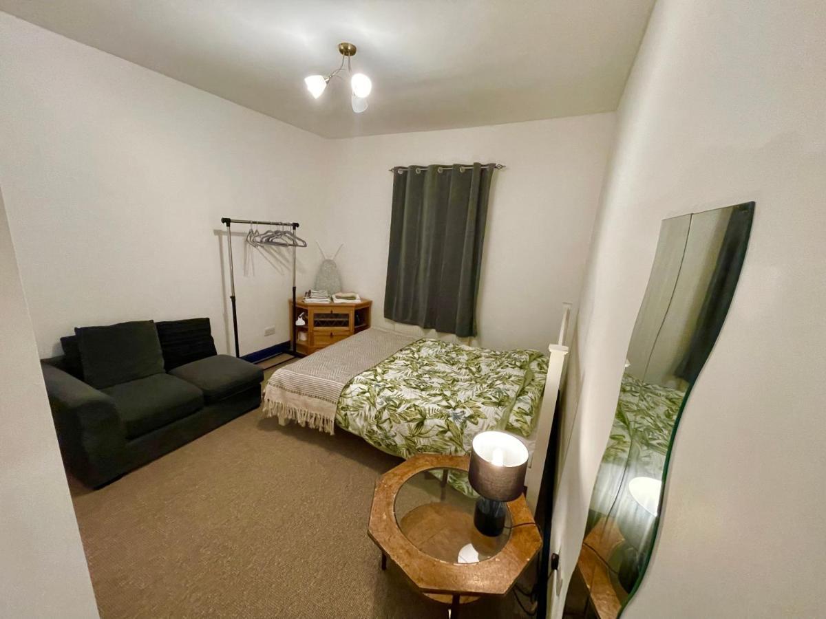 2 Bedroom Center Holiday home